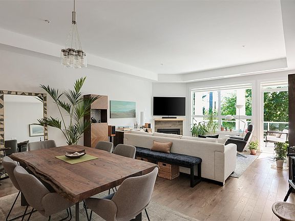 2nd image of 3110 Havenwood Ln #304
