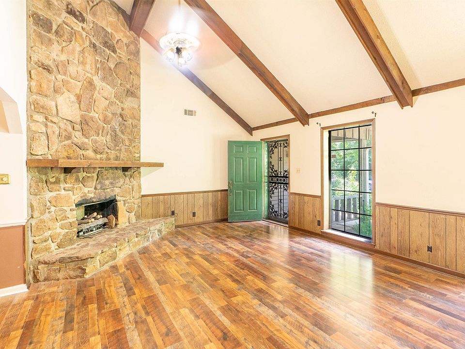 1st image of 26 Holiday Hills Dr