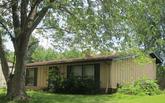 2nd image of 2106 Belmont Ave