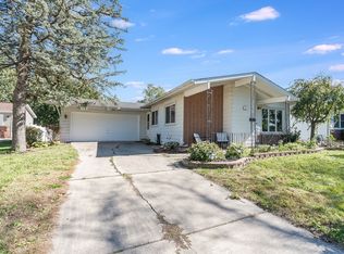 423 N Pleasant Dr, Glenwood, IL
