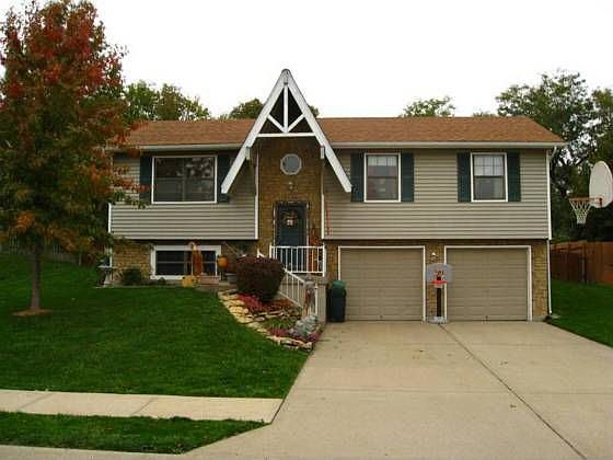 2nd image of 2008 NE Peters Dr