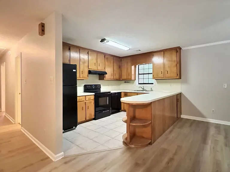 125 Kingswood Dr — Photo 5