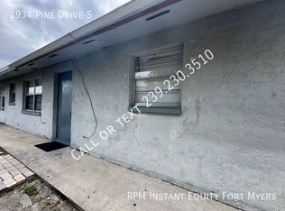 1934 S Pine Dr, Fort Myers, FL 33907
