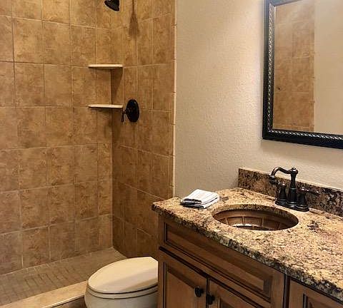 Full bath upstairs.
