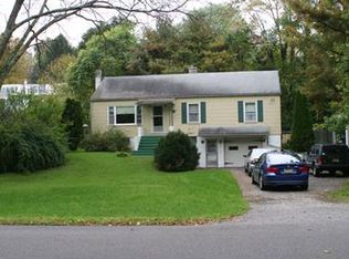 8 Stickles Pond Rd, Newton, NJ 07860
