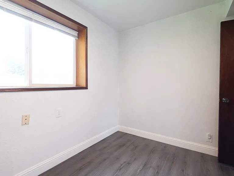 12638 SE 210th Ct — Photo 2