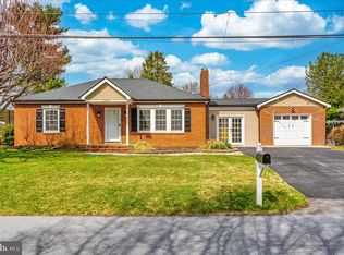 18436 Woodside Dr, Hagerstown, MD 21740