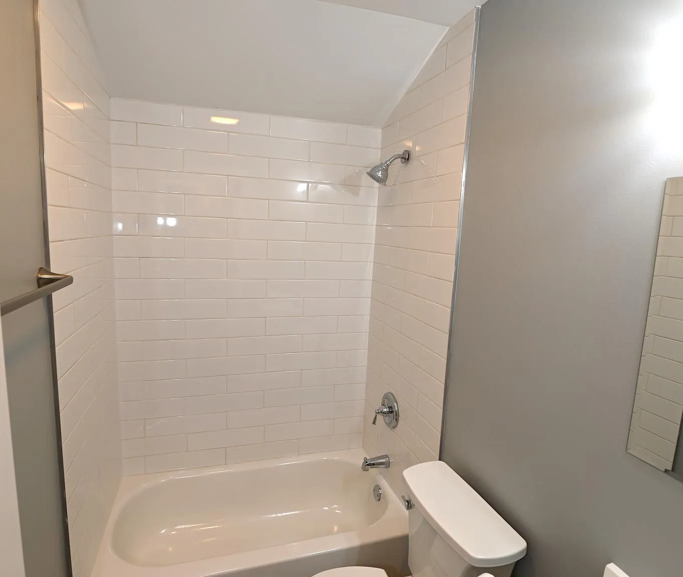 2 bed, 792 sqft, $1,800 — Photo 3