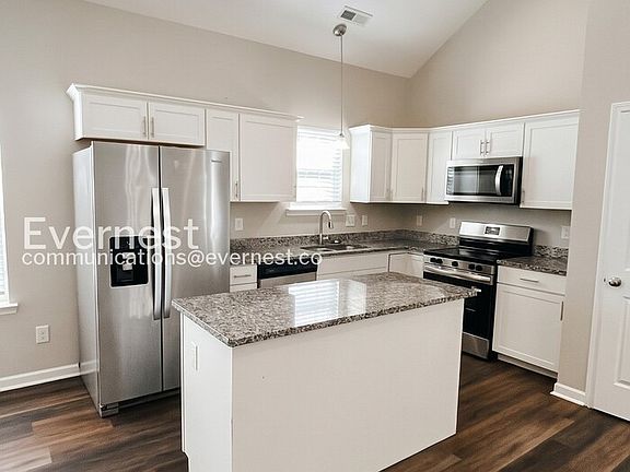 4th image of 1629 Radcliff St