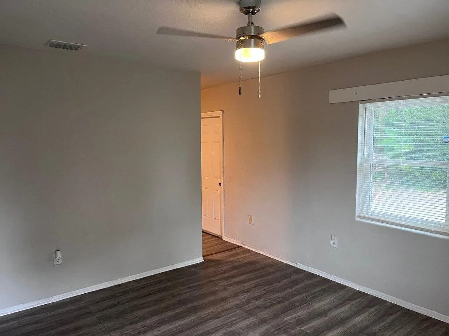 2 bed, 1.0 bath, 1440 sqft, $1,199 — Photo 4