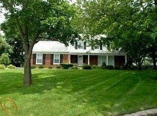 5667 Old Carriage Ln, West Bloomfield, MI