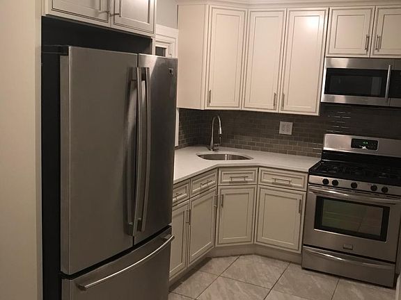 3rd image of 307 Castleton Ave Floor 1