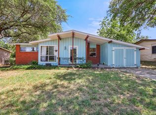 609 Pine St, Hurst, TX 76053