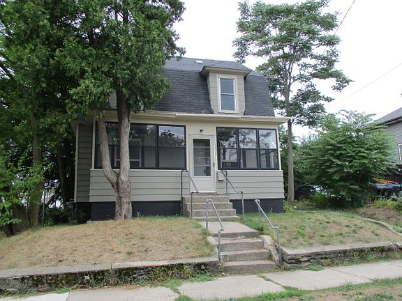2nd image of 1011 Prospect Ave SE