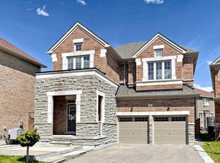 31 Bolsby Ct, Aurora, ON L4G1B7