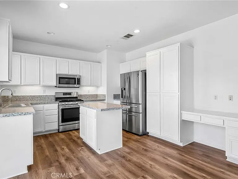 28280 Kara St — Photo 3