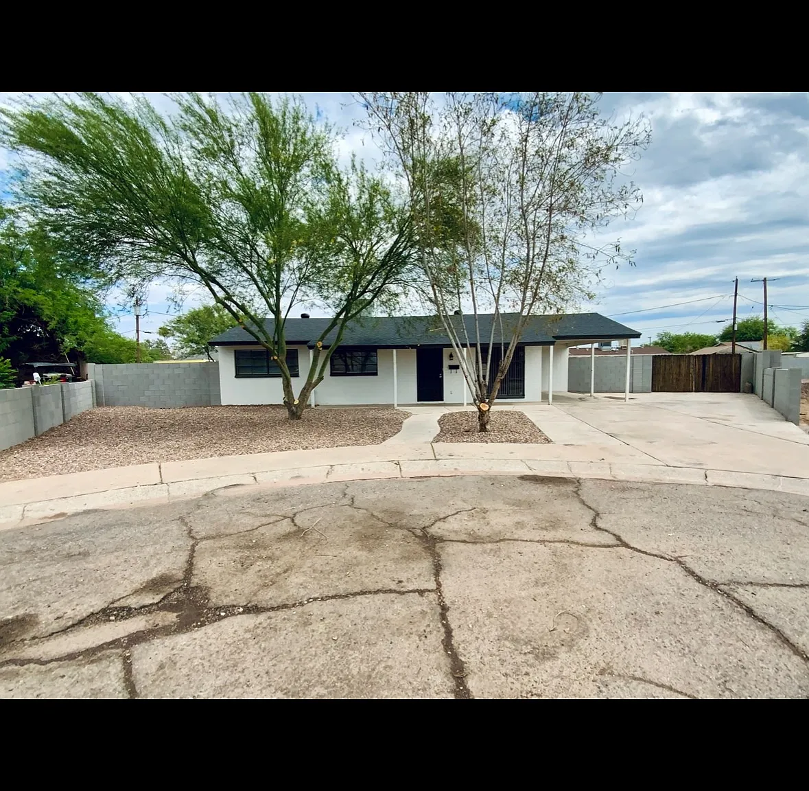 3 bed, 1000 sqft, $1,980 — Photo 1