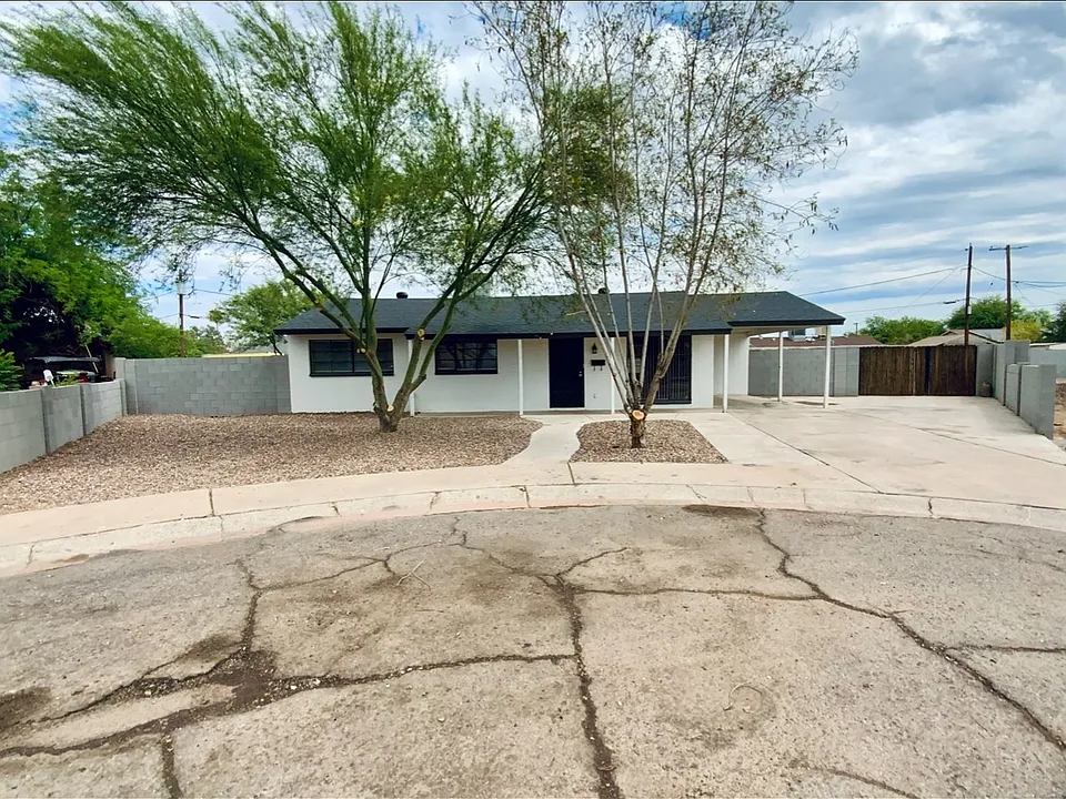 310 N 2nd Pl