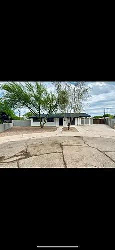 310 N 2nd Pl Photo 1