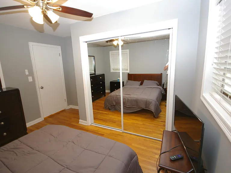 1272 Woodland Ave NE — Photo 21