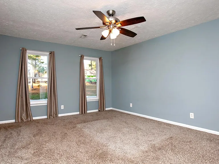 1819 Eichelberger Dr — Photo 5