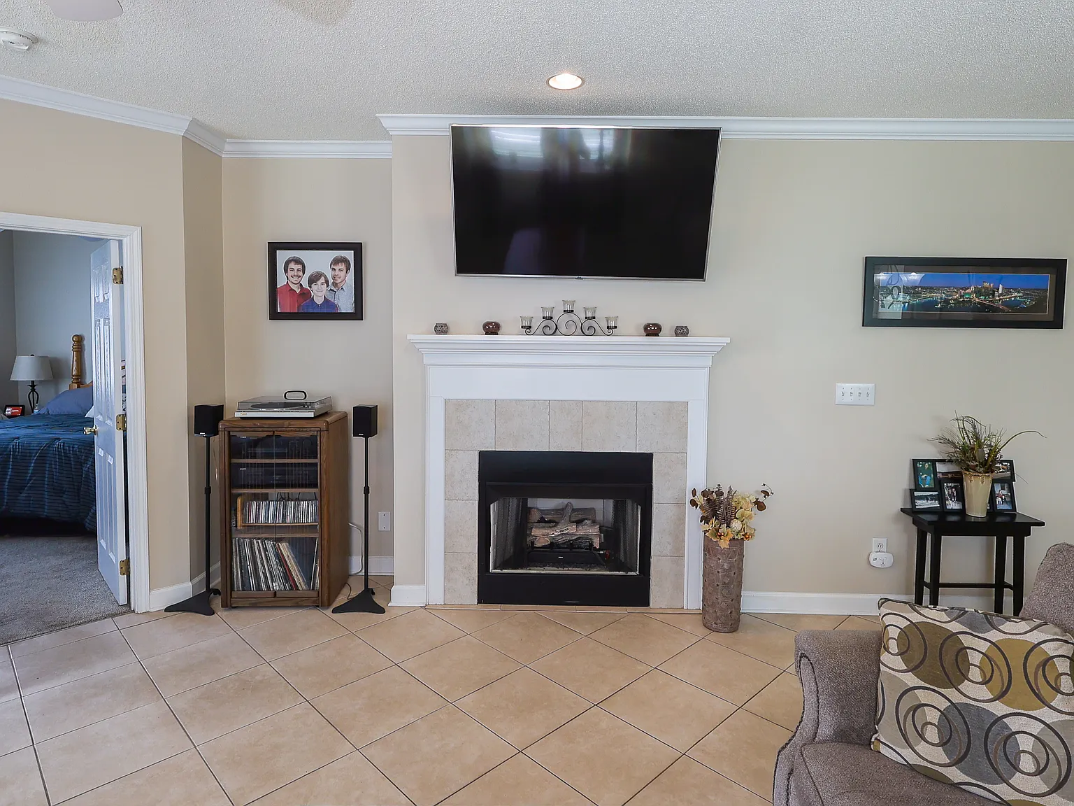 3 bed, 1357 sqft, $2,500 — Photo 3