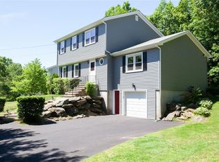 15 Ridgewood Rd, Cranston, RI 02921