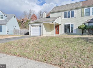 26 Dickenson Dr, Sicklerville, NJ 08081