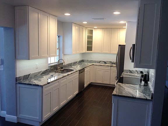 New Kitchen 42" cabinets 