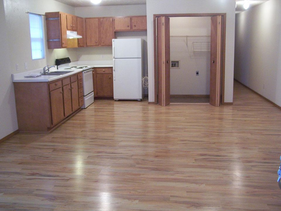 2nd image of 1616 W Lombard St