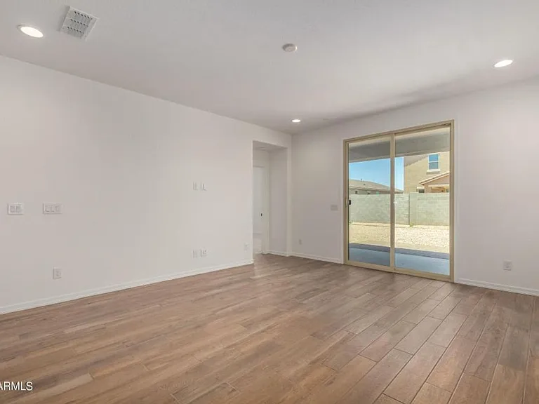 17318 W Surrey Dr — Photo 12