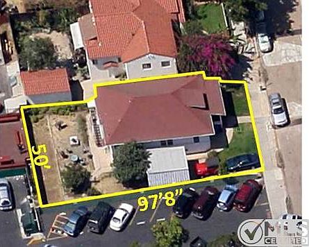 2nd image of 1824 Columbia St