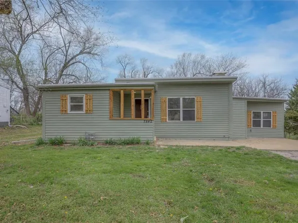 7842 Smalley Ave, Kansas City, MO 64138