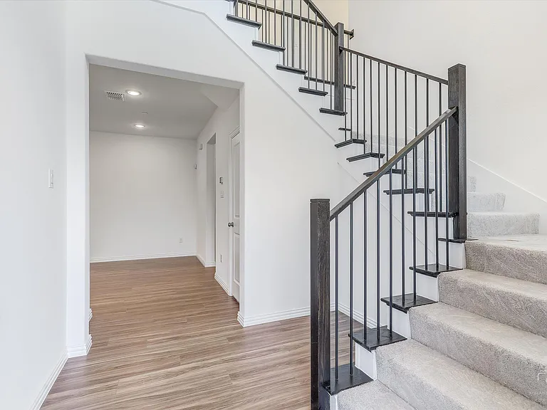 7211 Panicum Dr — Photo 3