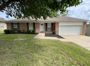 1422 Overview Dr, Benton, AR 72015