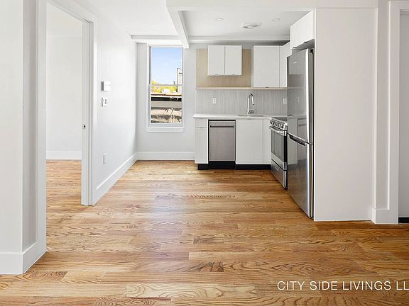 2nd image of 996 Carroll St #3L