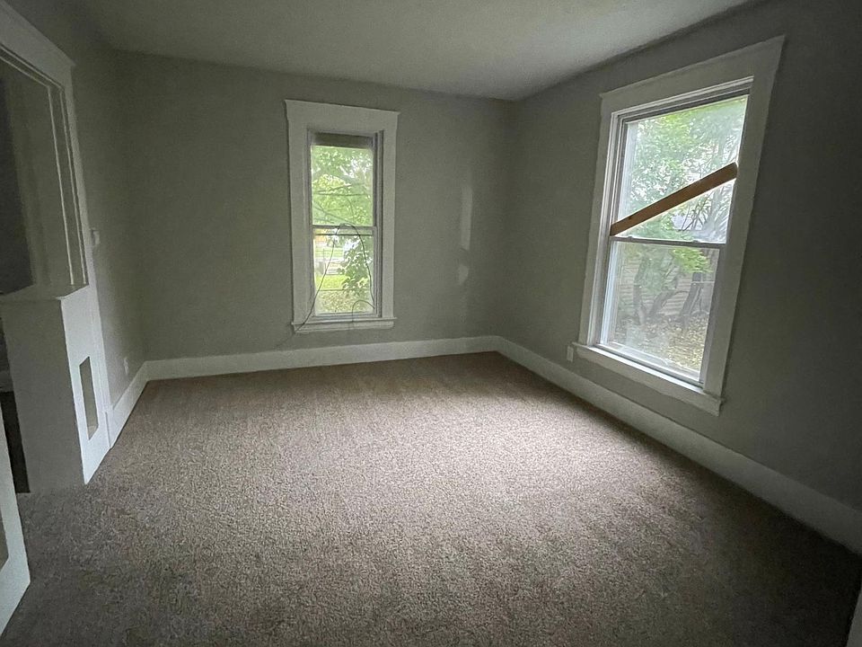1st image of 1017 W 10th St