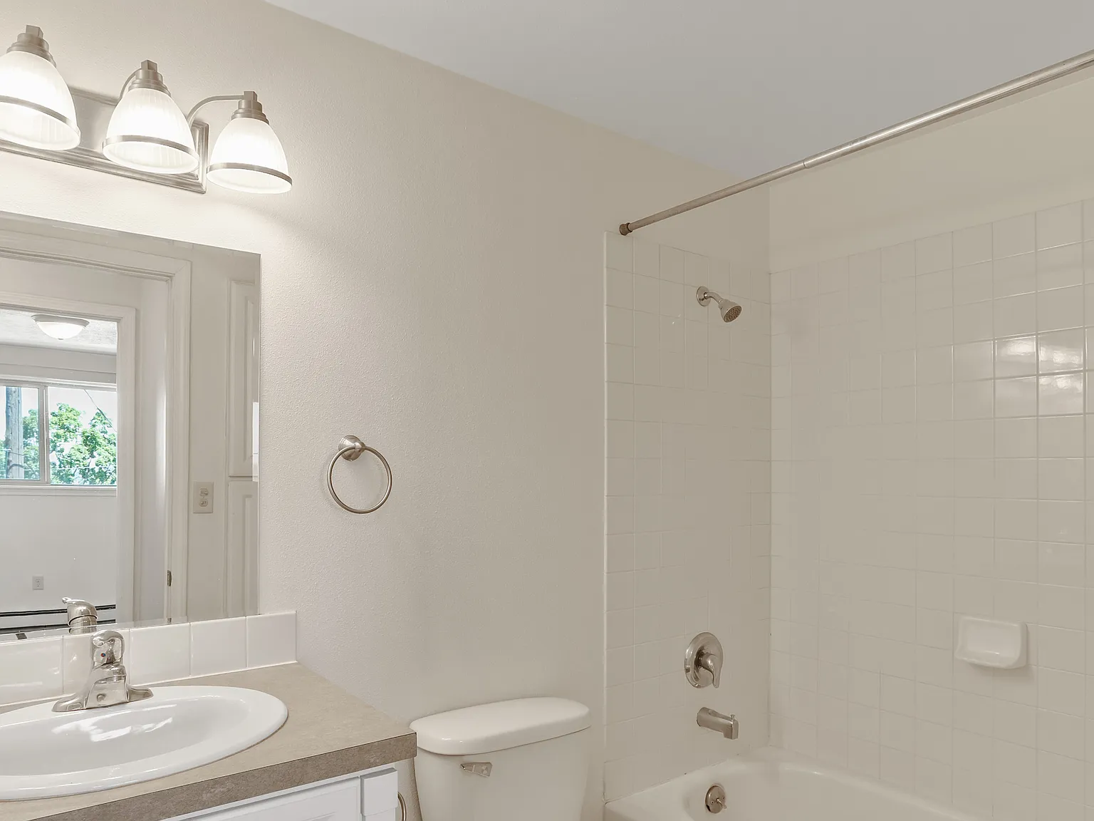 1 bed, 616 sqft, $1,000 — Photo 2