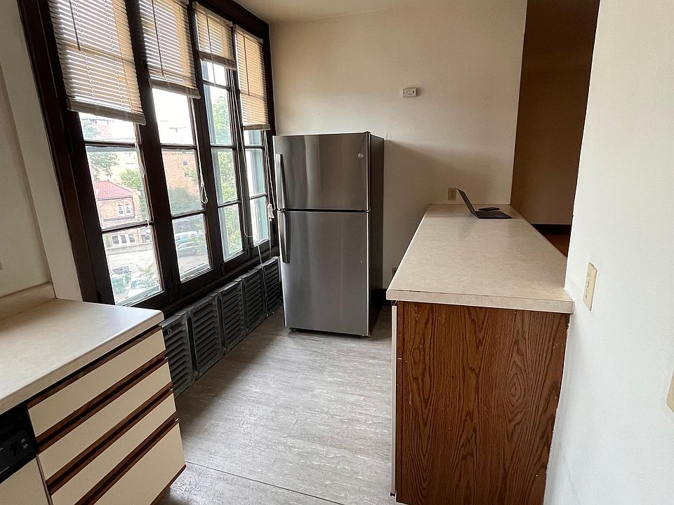 1st image of 612 Howard Pl #10904378