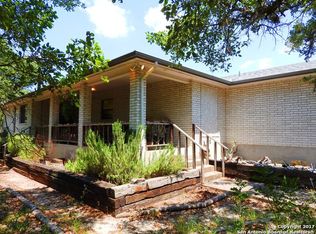 975 Geronimo Springs Dr, Pipe Creek, TX 78063
