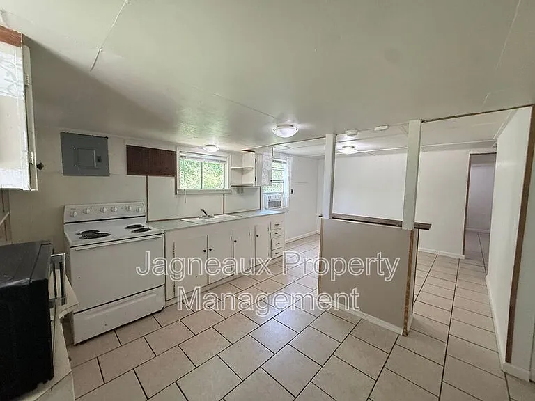 106 Fontenot Rd — Photo 4