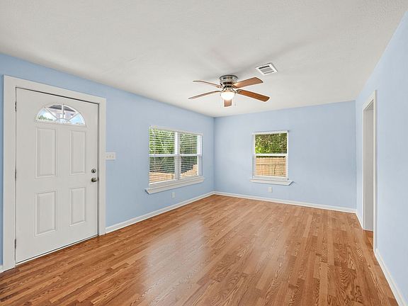 4th image of 1109 N G St