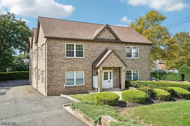 131 Passaic Ave #2