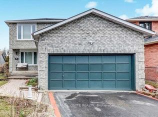 160 Twyn Rivers Dr, Pickering, ON L1V 1E2