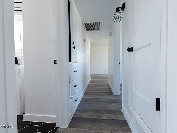 5th image of 2909 W GLENROSA Avenue