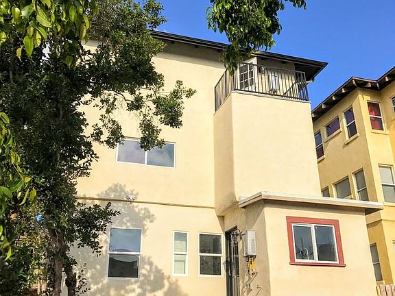3rd image of 929 26th St #4801438