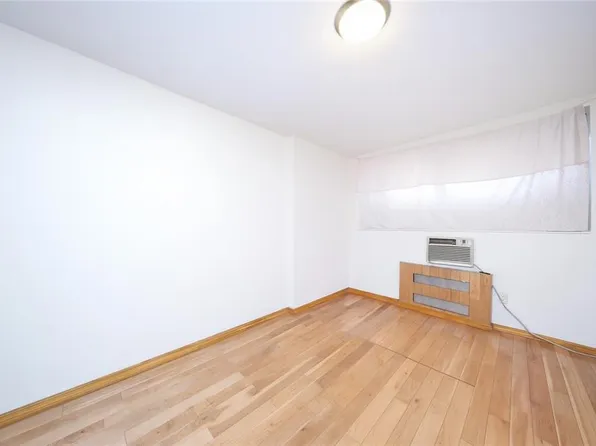 2240 East 26th Street image 7 of 20