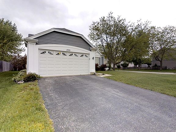3rd image of 1372 Eastwood Dr