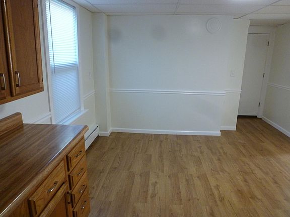 3rd image of 38 Erie St APT B