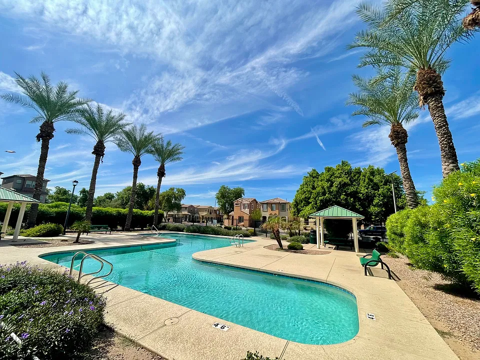 7742 W Palm Ln
